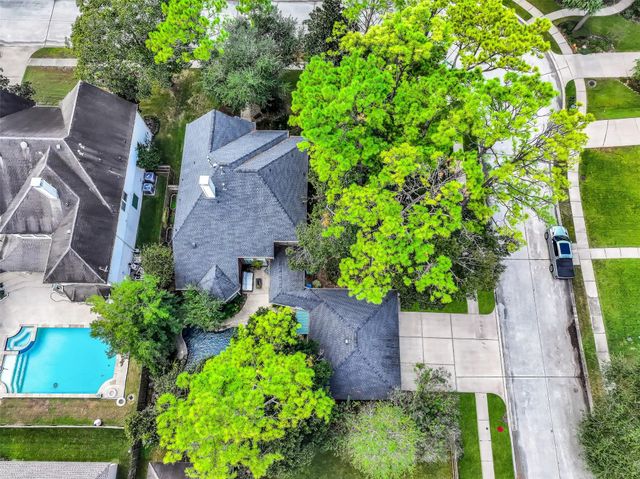 805 Hidden Creek Lane, Friendswood, TX 77546