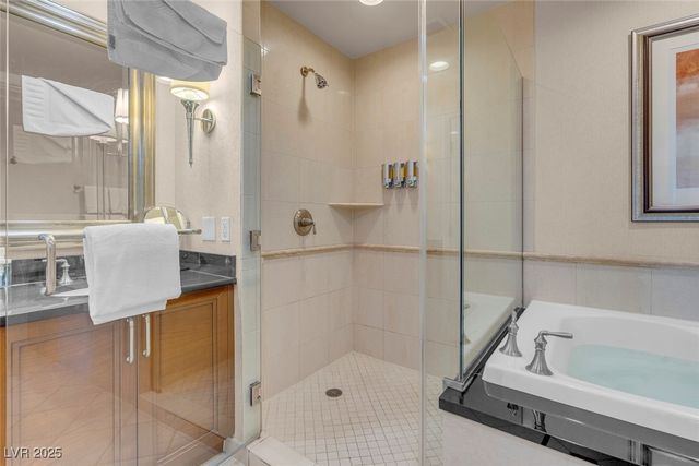 135 East HARMON Avenue 3407, Las Vegas, NV 89109