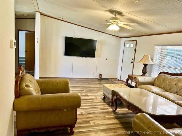 476359 E 791 Road, Stilwell, OK 74960