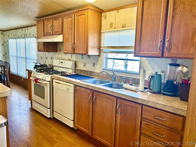 476359 E 791 Road, Stilwell, OK 74960