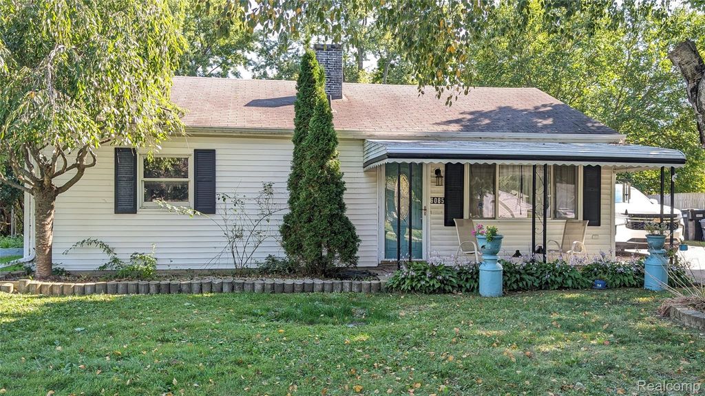 6085 Westdale Drive, Grand Blanc, MI 48439