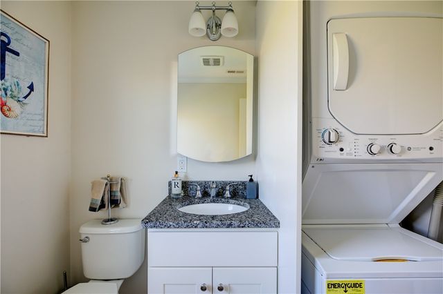 17 Mariner Way, Middletown, RI 02842