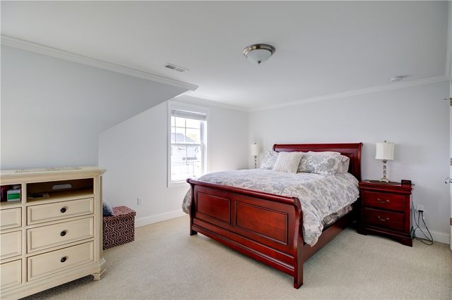 17 Mariner Way, Middletown, RI 02842