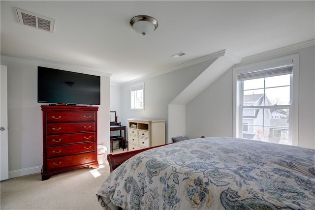 17 Mariner Way, Middletown, RI 02842