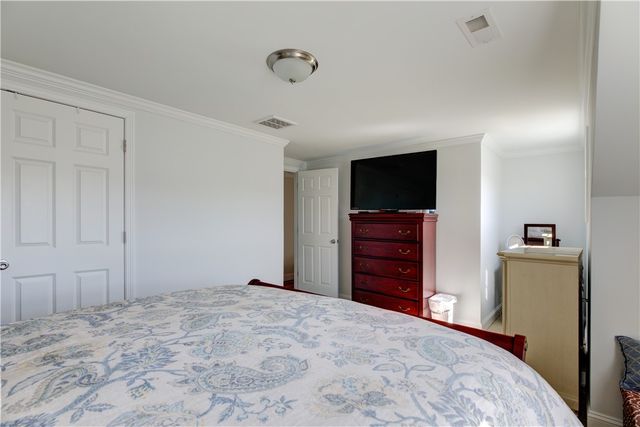 17 Mariner Way, Middletown, RI 02842