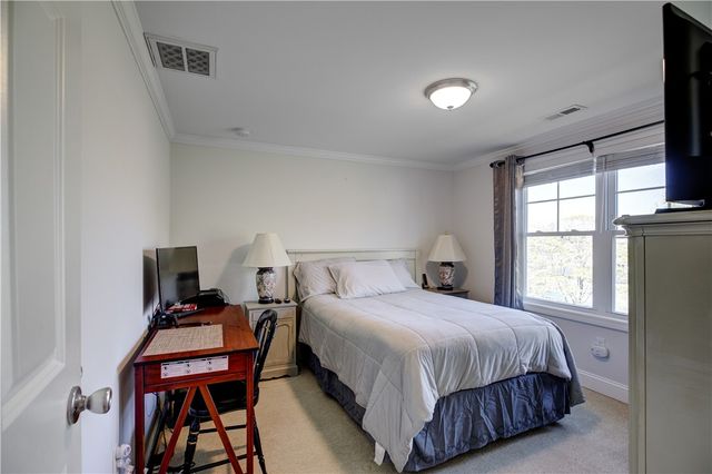 17 Mariner Way, Middletown, RI 02842