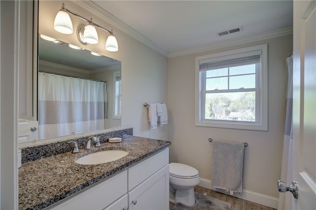 17 Mariner Way, Middletown, RI 02842