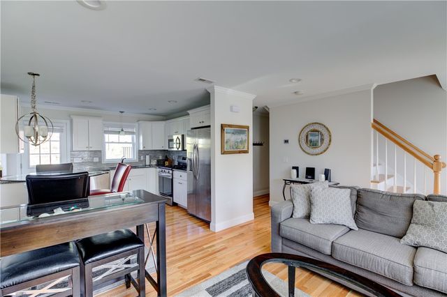 17 Mariner Way, Middletown, RI 02842