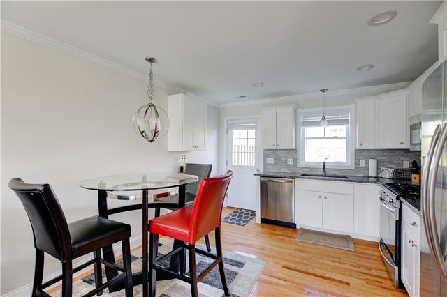 17 Mariner Way, Middletown, RI 02842