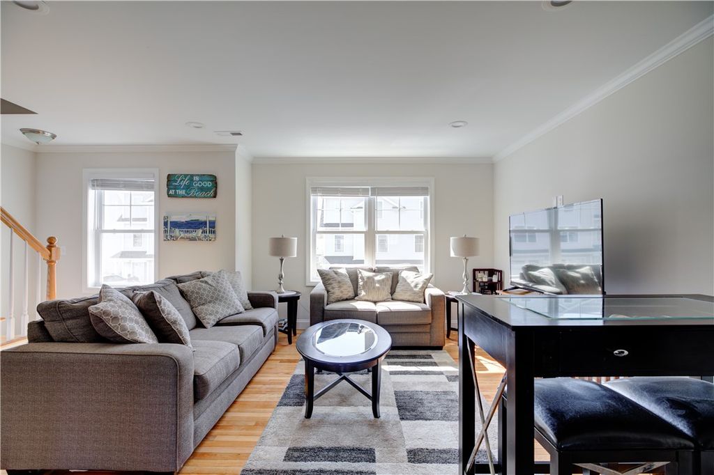 17 Mariner Way, Middletown, RI 02842