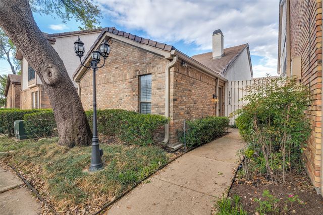 17018 Planters Row, Addison, TX 75001