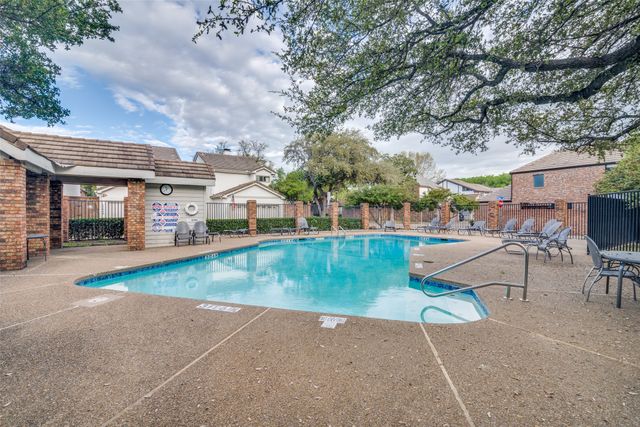 17018 Planters Row, Addison, TX 75001