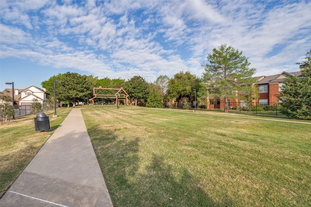 17018 Planters Row, Addison, TX 75001