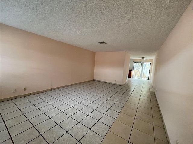 1112 NE 13th Avenue 2, Fort Lauderdale, FL 33304