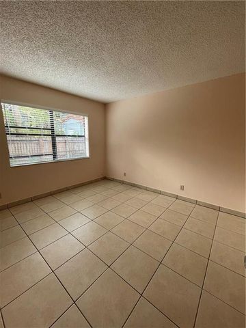 1112 NE 13th Avenue 2, Fort Lauderdale, FL 33304
