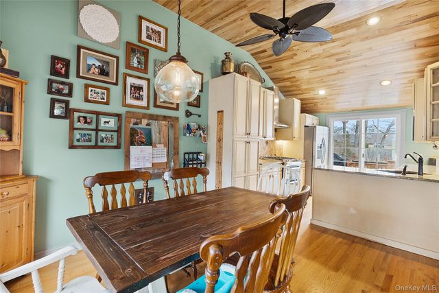 11 Harvest Lane, West Islip, NY 11795