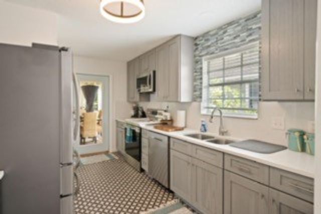 216 Circle Drive, St Simons Island, GA 31522