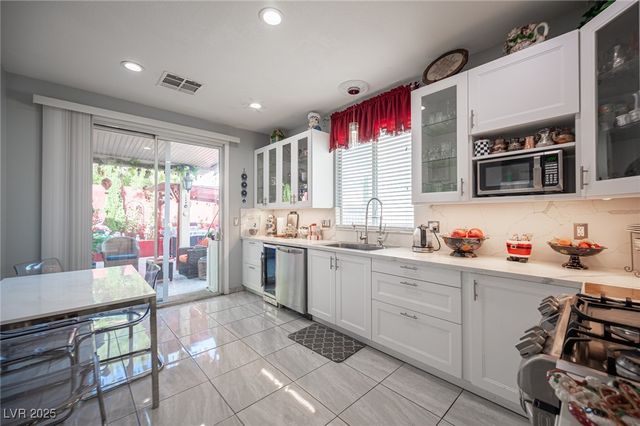 9566 Sun Drop Court, Las Vegas, NV 89147