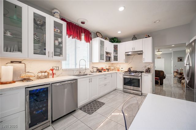 9566 Sun Drop Court, Las Vegas, NV 89147