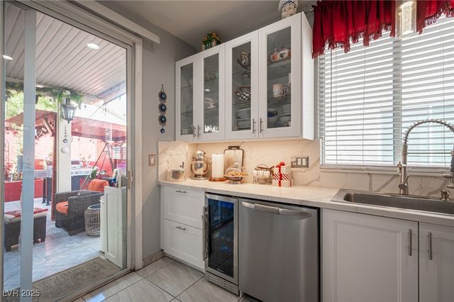 9566 Sun Drop Court, Las Vegas, NV 89147