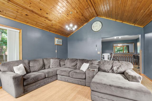 16724 Kenyon Circle NE, Ham Lake, MN 55304