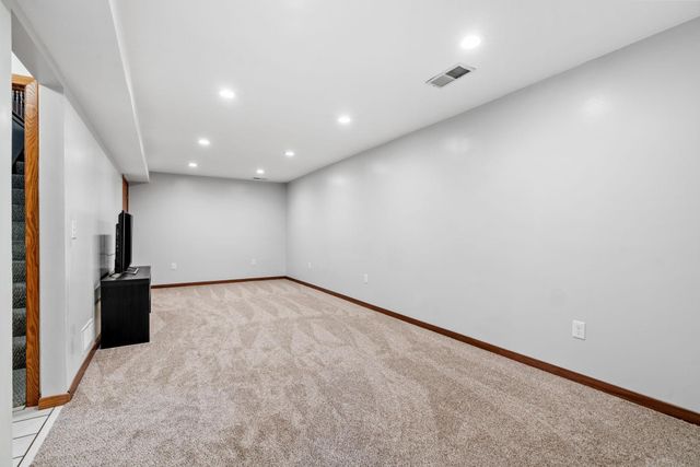 16724 Kenyon Circle NE, Ham Lake, MN 55304