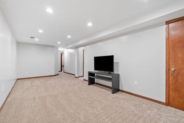 16724 Kenyon Circle NE, Ham Lake, MN 55304