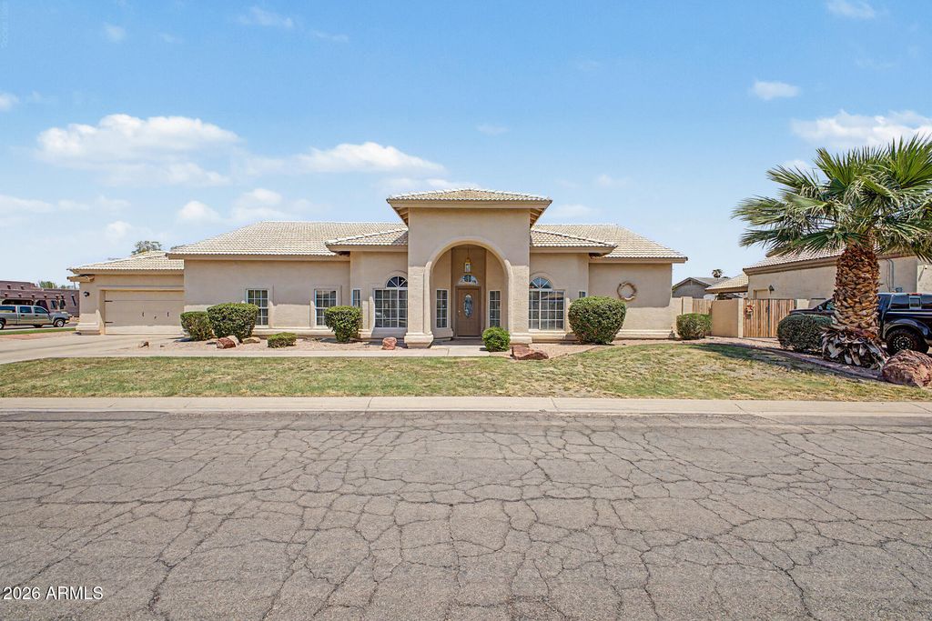 1210 E CLEARVIEW Drive, Casa Grande, AZ 85122 — exterior