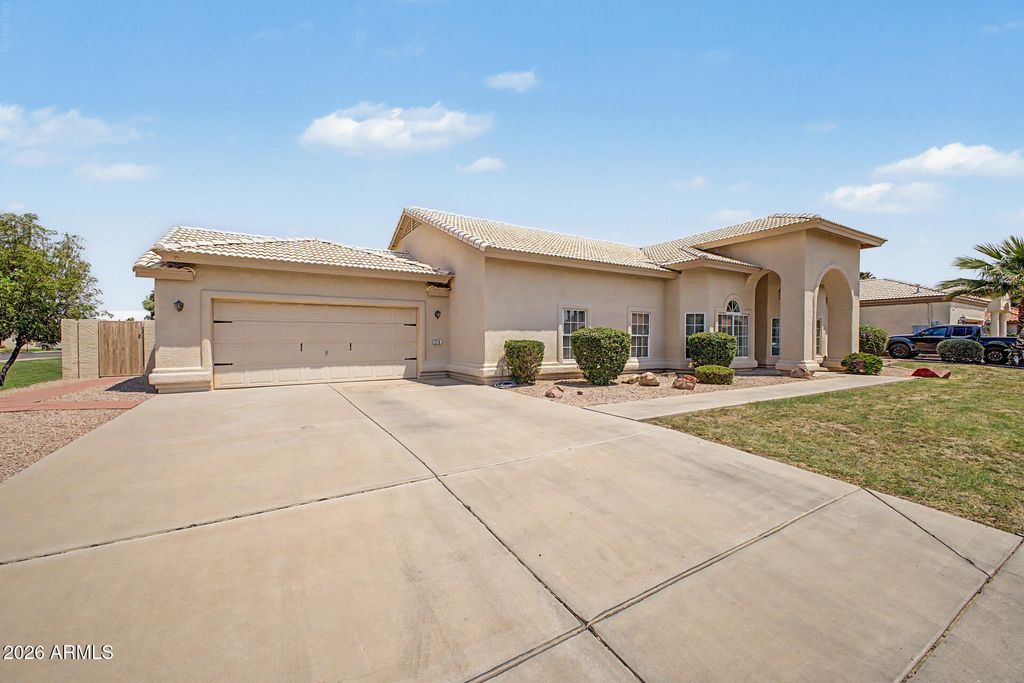 1210 E CLEARVIEW Drive, Casa Grande, AZ 85122 — photo 2