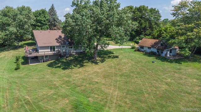 11010 Hegel Road, Goodrich Village, MI 48438