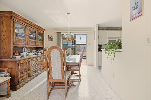 23 Indian Hill Circle, Middletown, RI 02842