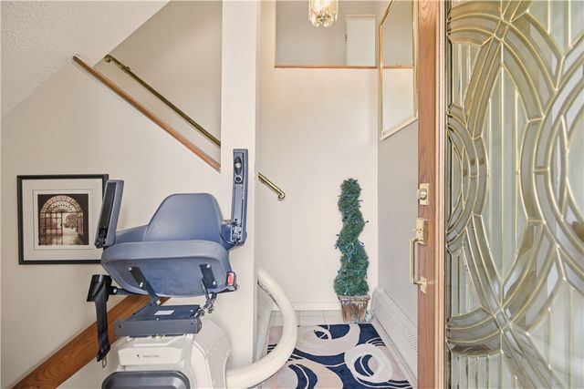 23 Indian Hill Circle, Middletown, RI 02842