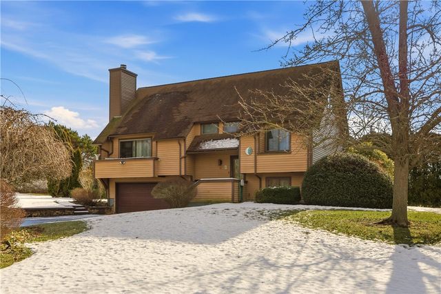 23 Indian Hill Circle, Middletown, RI 02842