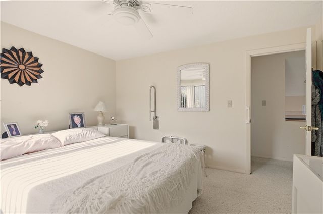 23 Indian Hill Circle, Middletown, RI 02842