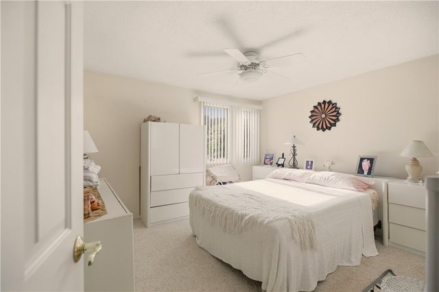 23 Indian Hill Circle, Middletown, RI 02842