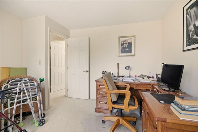 23 Indian Hill Circle, Middletown, RI 02842