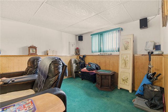 23 Indian Hill Circle, Middletown, RI 02842