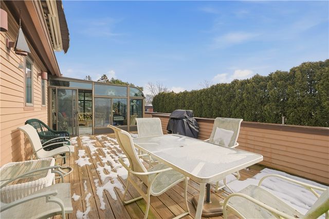 23 Indian Hill Circle, Middletown, RI 02842