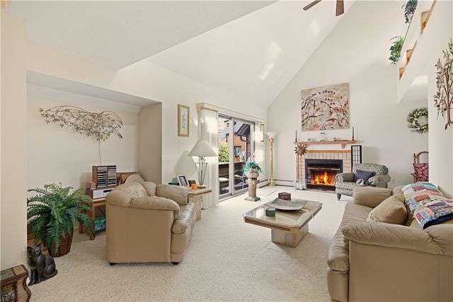 23 Indian Hill Circle, Middletown, RI 02842