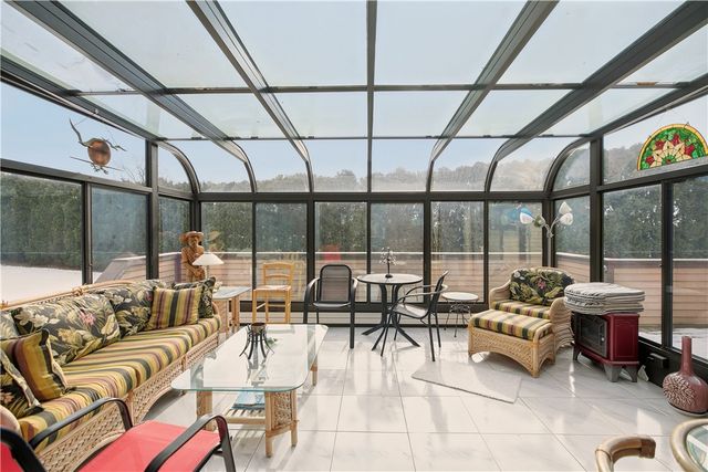 23 Indian Hill Circle, Middletown, RI 02842