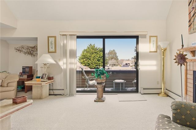 23 Indian Hill Circle, Middletown, RI 02842