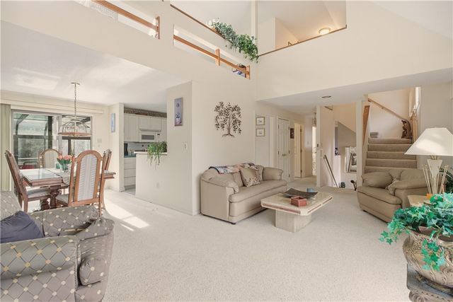 23 Indian Hill Circle, Middletown, RI 02842