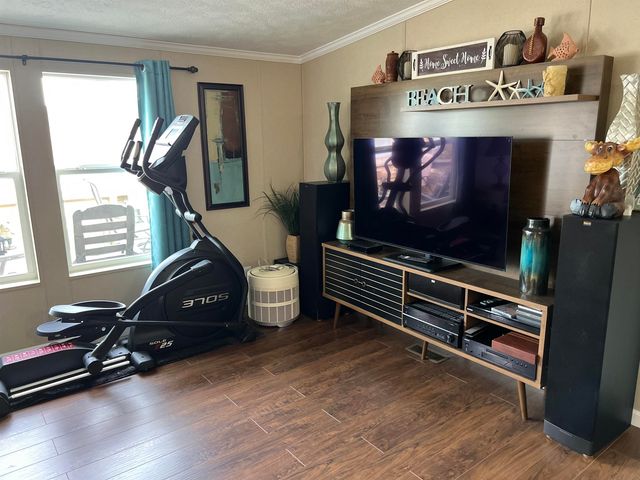 1617 Crystal Lake Dr., Surfside Beach, SC 29575