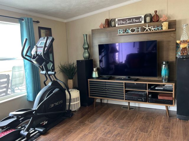 1617 Crystal Lake Dr., Surfside Beach, SC 29575