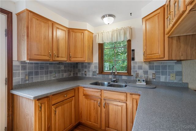 103 Homewood Drive, Manlius, NY 13066