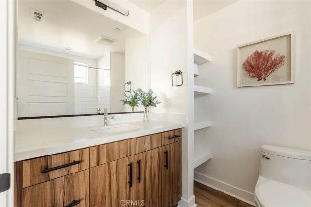 5623 N Bella Blanco, North Hollywood, CA 91601