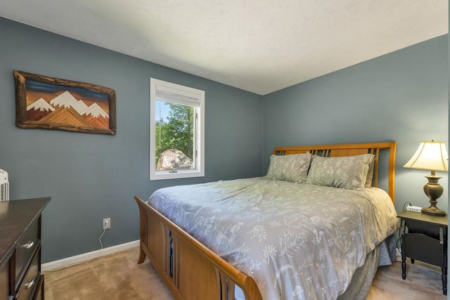 5 Holiday Ridge Road, Bartlett, NH 03812
