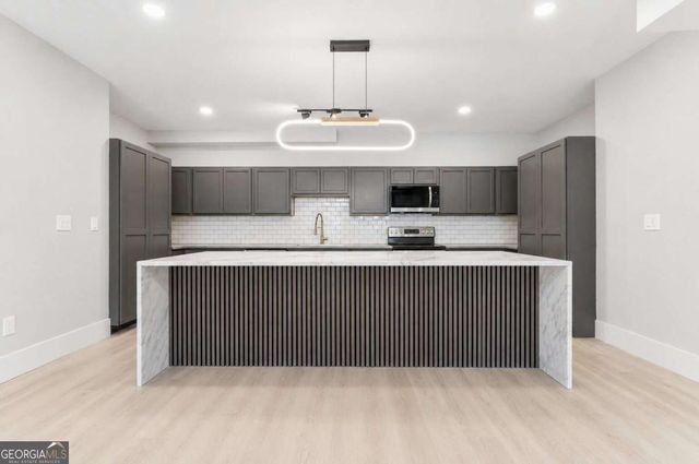 305 Fairburn Road NW, Atlanta, GA 30331