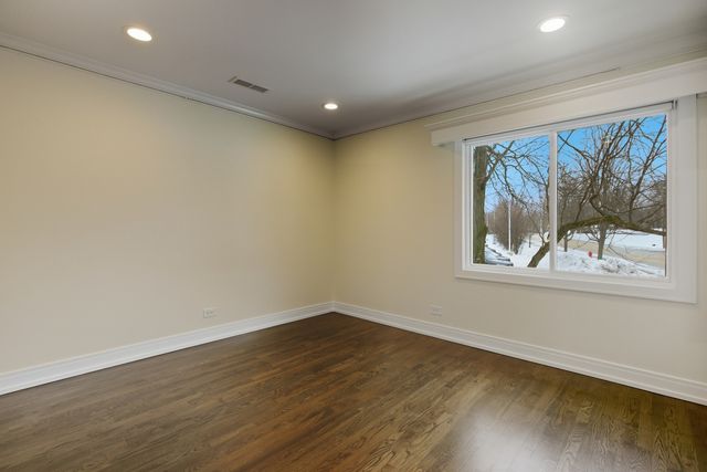 105 Yarrow Court, Rolling Meadows, IL 60008