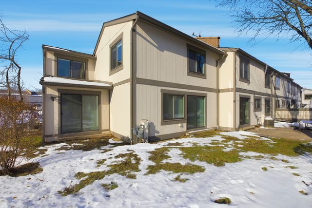 105 Yarrow Court, Rolling Meadows, IL 60008